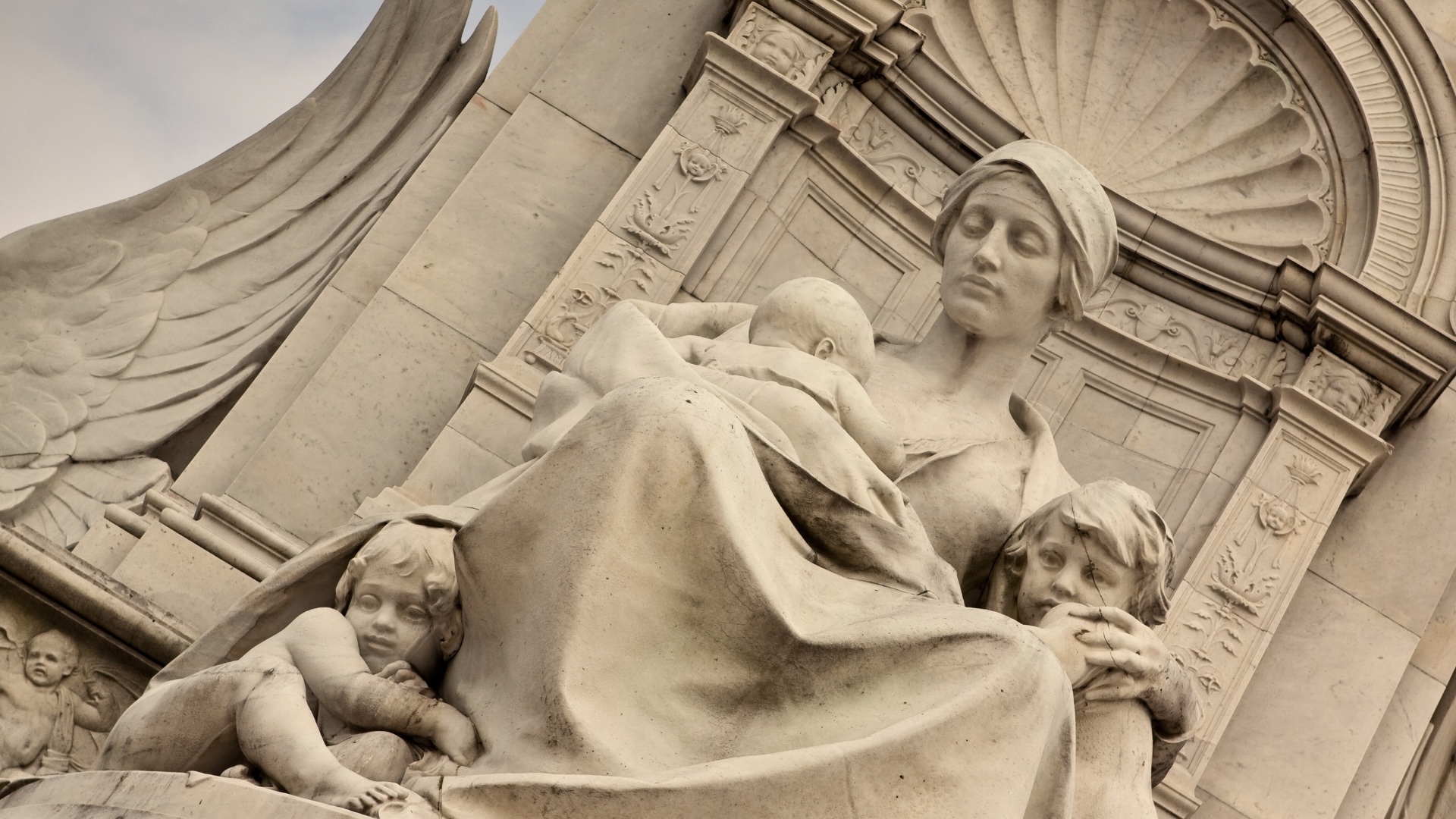 Buckingham Palace Monument